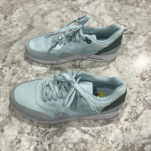 Nike Women's Air Max Running Sneakers Light Blue Size 5 - Picture 13 of 13